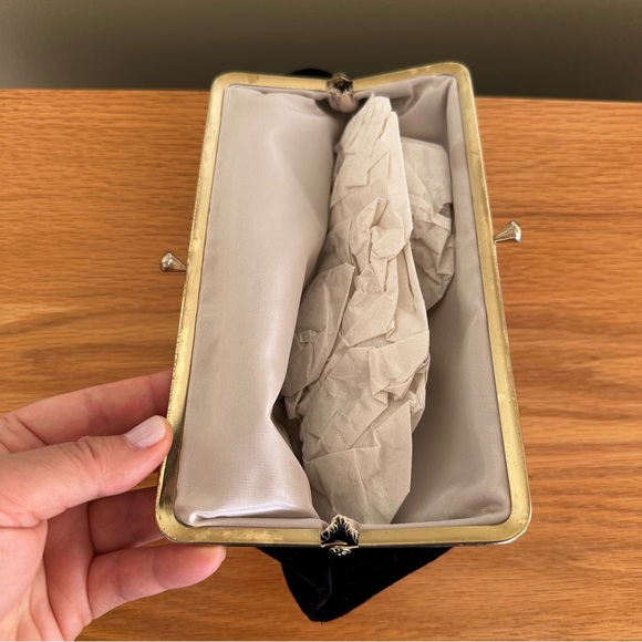 Vintage Black Velvet Clutch - Picture 4 of 7